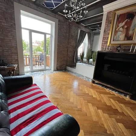 Art Tirgonu Apartament *