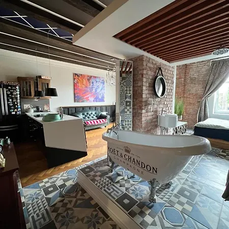 Art Tirgonu Apartament *